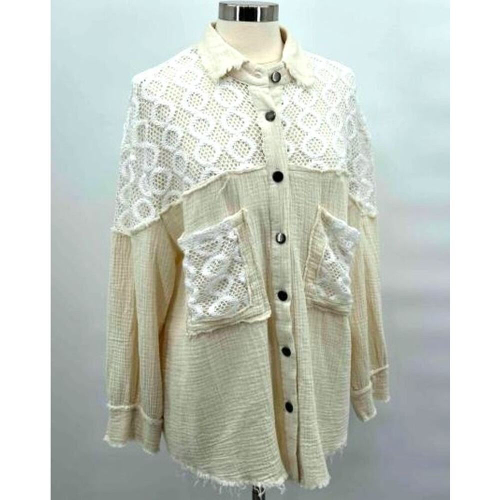 POL Boutique Top, with Crotched Pockets and Shoulders Size Large (New w/tags)
